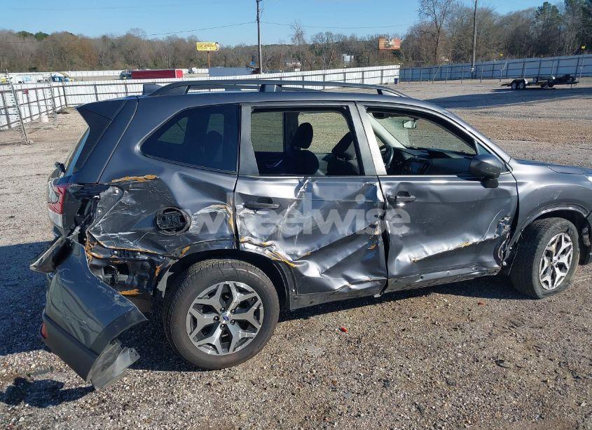 Photo 6 of 2021 Subaru Forester PREMIUM (VIN JF2SKAJCXMH556438)