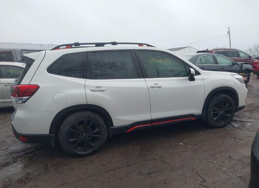 Photo 13 of 2019 Subaru Forester SPORT (VIN JF2SKAKC1KH517569)