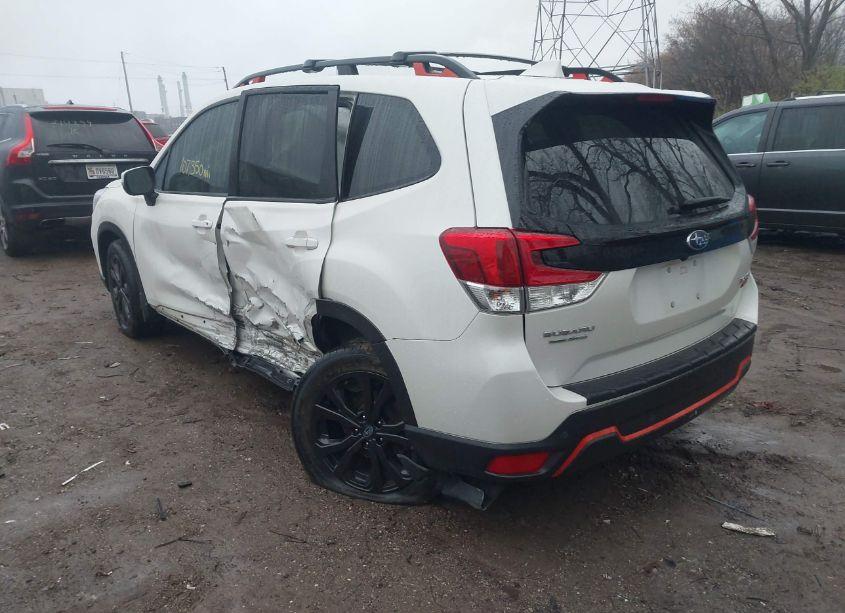Photo 3 of 2019 Subaru Forester SPORT (VIN JF2SKAKC1KH517569)