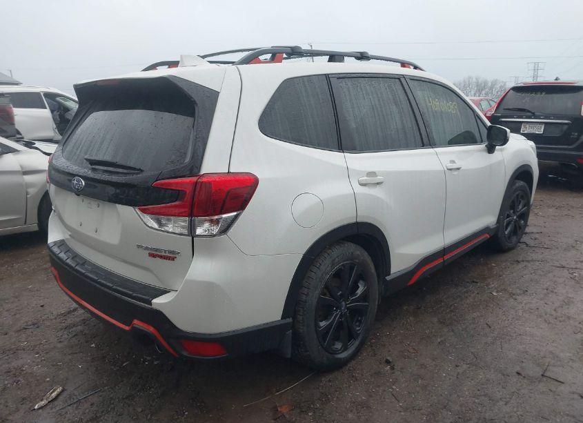 Photo 4 of 2019 Subaru Forester SPORT (VIN JF2SKAKC1KH517569)