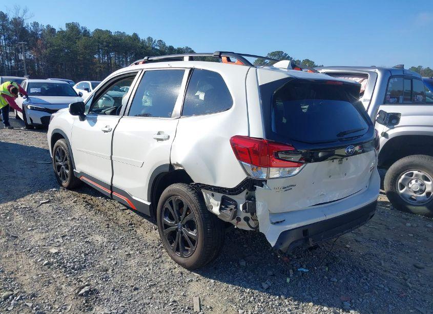 Photo 3 of 2019 Subaru Forester SPORT (VIN JF2SKAKC1KH595396)