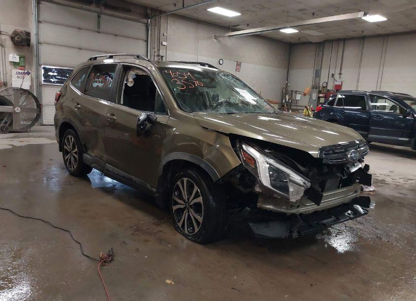 2024 Subaru Forester LIMITED (VIN JF2SKAKC1RH426442) main photo