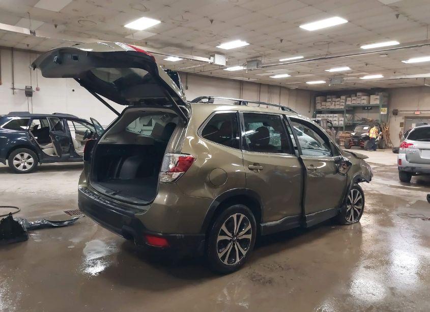 Photo 4 of 2024 Subaru Forester LIMITED (VIN JF2SKAKC1RH426442)