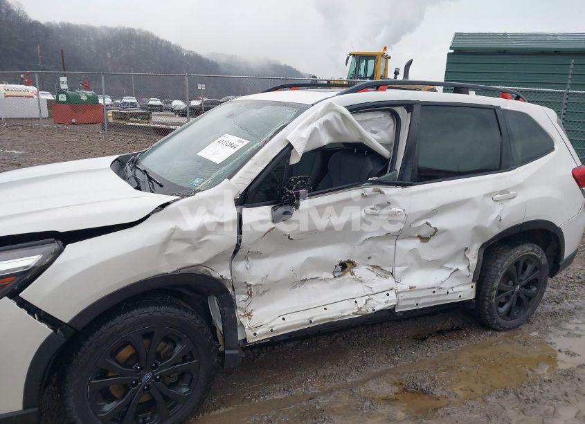 Photo 6 of 2019 Subaru Forester SPORT (VIN JF2SKAKC3KH504158)