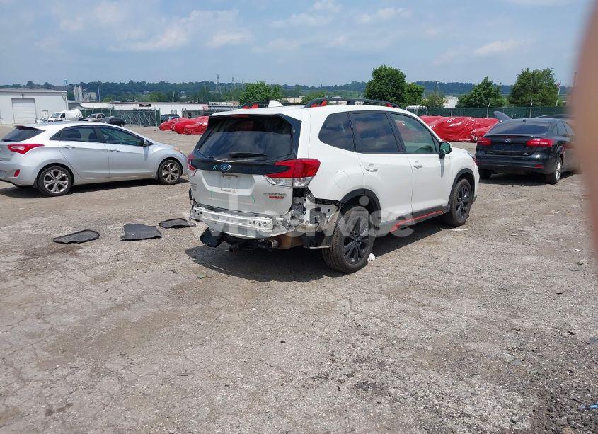 Photo 4 of 2019 Subaru Forester SPORT (VIN JF2SKAKC6KH453755)