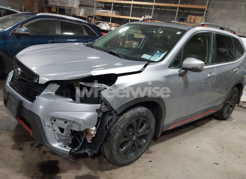 Photo 2 of 2019 Subaru Forester SPORT (VIN JF2SKAKC7KH540614)