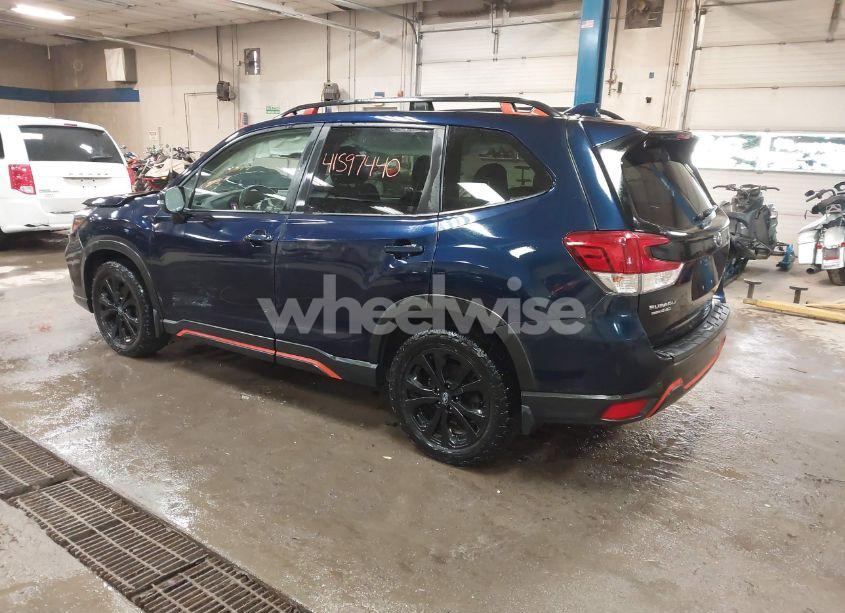 Photo 3 of 2019 Subaru Forester SPORT (VIN JF2SKAKC7KH585911)