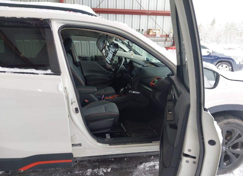 Photo 5 of 2019 Subaru Forester SPORT (VIN JF2SKAKC8KH420028)