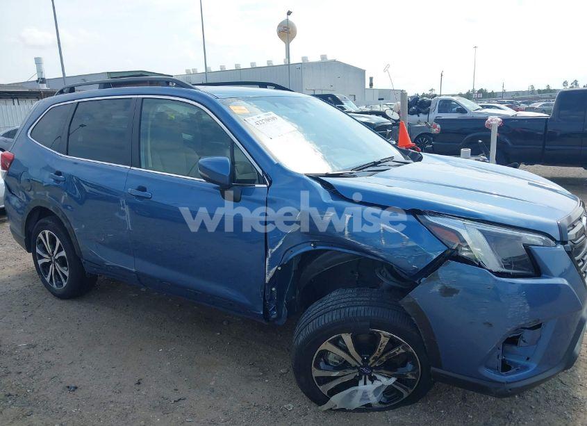 Photo 6 of 2024 Subaru Forester LIMITED (VIN JF2SKALC3RH429664)