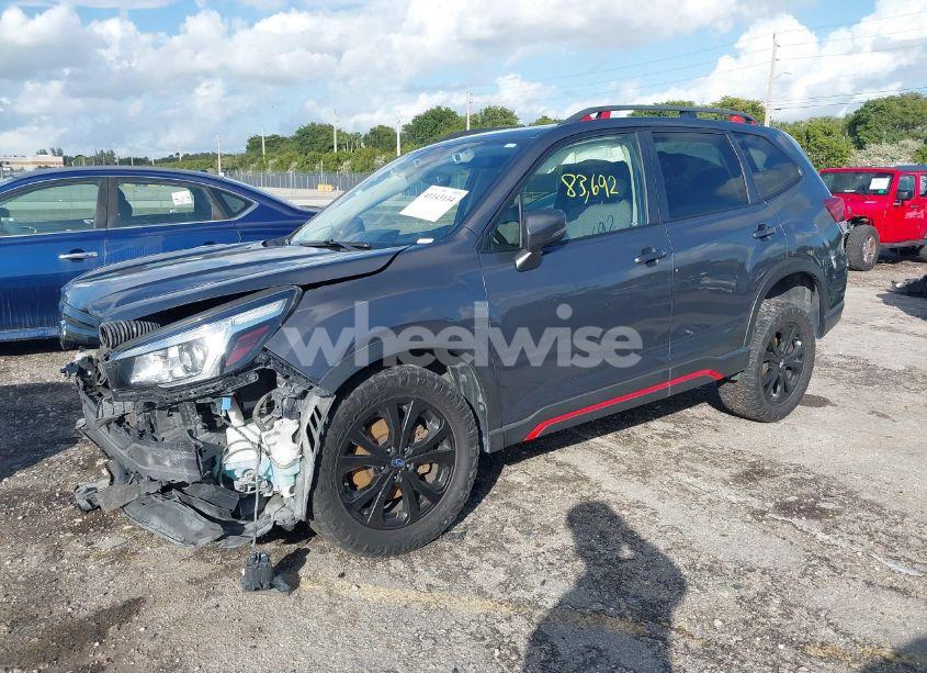 Photo 2 of 2020 Subaru Forester SPORT (VIN JF2SKAMC1LH439499)