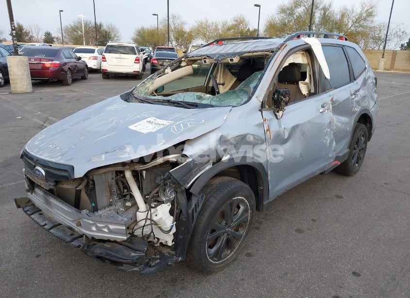 Photo 2 of 2020 Subaru Forester SPORT (VIN JF2SKAMC2LH424302)