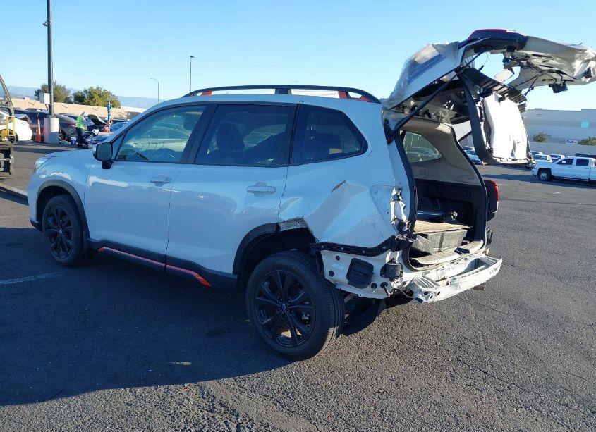 Photo 3 of 2020 Subaru Forester SPORT (VIN JF2SKAMC3LH475050)