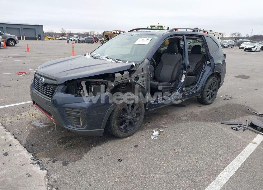 Photo 2 of 2020 Subaru Forester SPORT (VIN JF2SKAMC3LH498425)