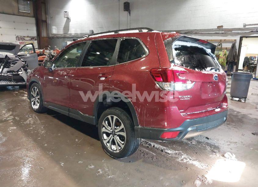 Photo 3 of 2022 Subaru Forester LIMITED (VIN JF2SKANC1NH422008)