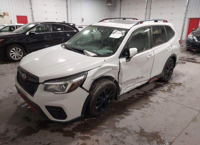 Photo 2 of 2019 Subaru Forester SPORT (VIN JF2SKAPC0KH403622)