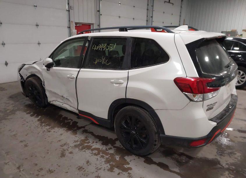 Photo 3 of 2019 Subaru Forester SPORT (VIN JF2SKAPC0KH403622)