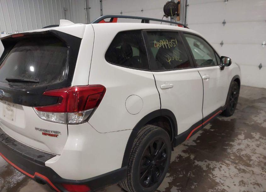 Photo 4 of 2019 Subaru Forester SPORT (VIN JF2SKAPC0KH403622)