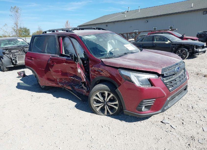 2022 Subaru Forester LIMITED (VIN JF2SKAPC0NH423051) main photo