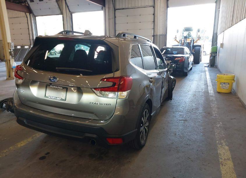 Photo 4 of 2023 Subaru Forester LIMITED (VIN JF2SKAPC0PH521080)