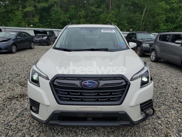 Photo 3 of 2022 SUBARU FORESTER LIMITED N/A (VIN JF2SKAPC2NH419972)