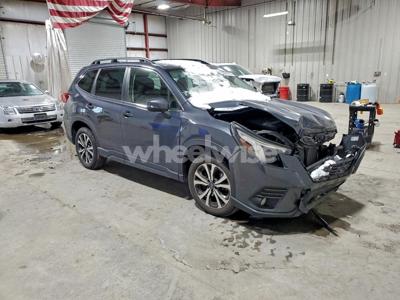 Photo 4 of 2022 SUBARU FORESTER LIMITED (VIN JF2SKAPC2NH472073)