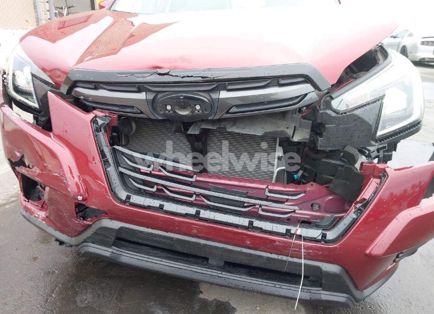 Photo 6 of 2022 Subaru Forester LIMITED (VIN JF2SKAPC2NH477502)