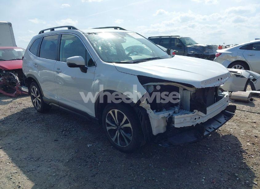 2022 Subaru Forester LIMITED (VIN JF2SKAPC3NH435825) main photo