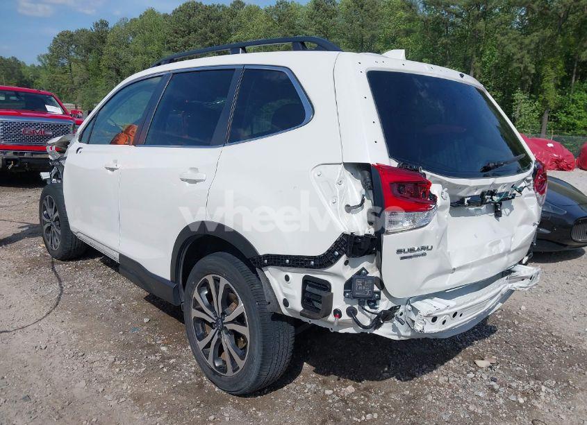 Photo 3 of 2022 Subaru Forester LIMITED (VIN JF2SKAPC3NH435825)
