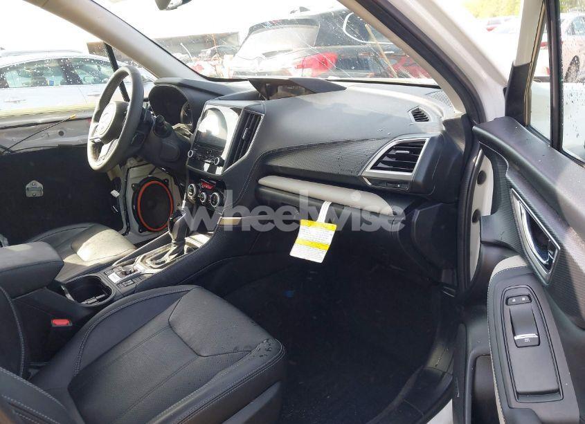 Photo 5 of 2022 Subaru Forester LIMITED (VIN JF2SKAPC3NH435825)