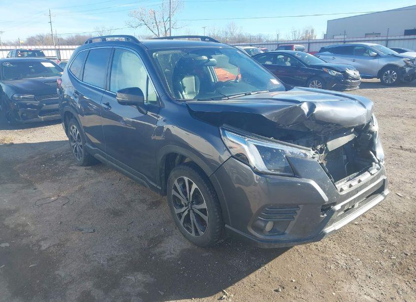 2022 Subaru Forester LIMITED (VIN JF2SKAPC3NH500835) main photo