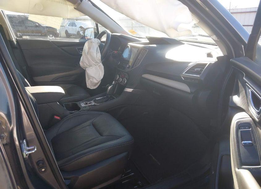 Photo 5 of 2022 Subaru Forester LIMITED (VIN JF2SKAPC3NH500835)