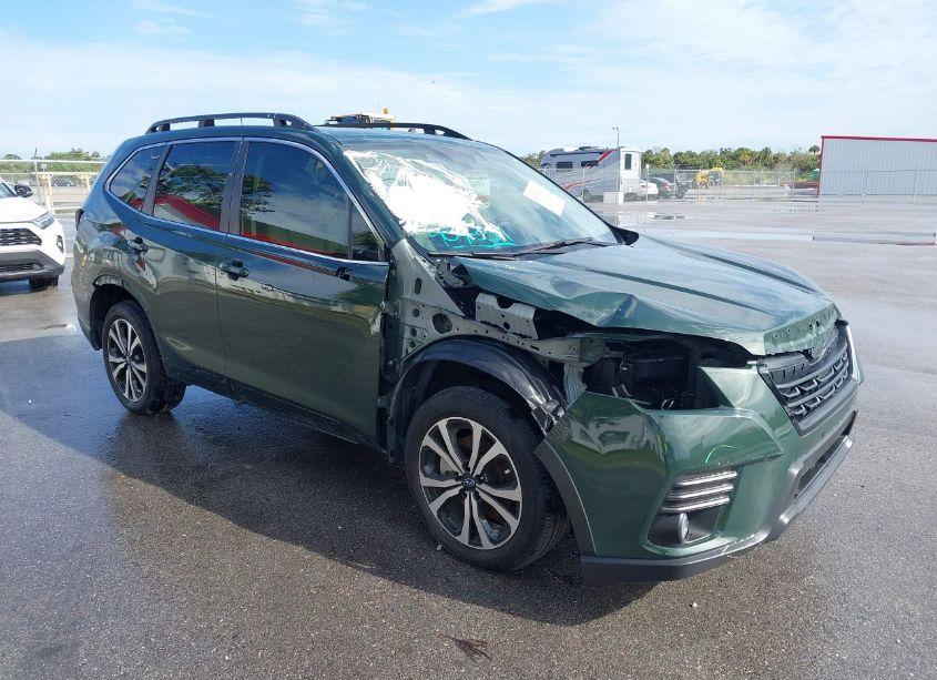 2022 Subaru Forester LIMITED (VIN JF2SKAPC3NH503301) main photo