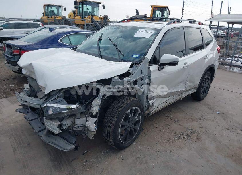 Photo 2 of 2019 Subaru Forester SPORT (VIN JF2SKAPC5KH488263)