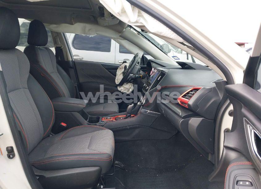 Photo 5 of 2019 Subaru Forester SPORT (VIN JF2SKAPC5KH488263)