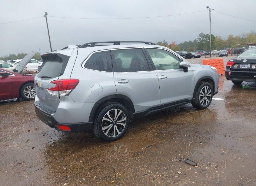 Photo 4 of 2023 Subaru Forester LIMITED (VIN JF2SKAPC5PH516568)