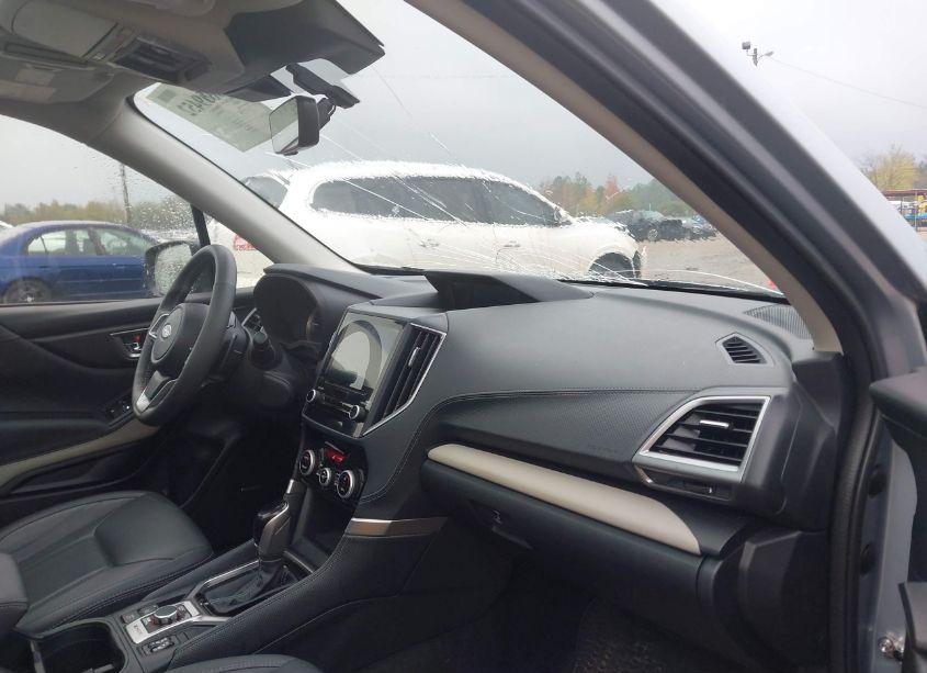 Photo 5 of 2023 Subaru Forester LIMITED (VIN JF2SKAPC5PH516568)