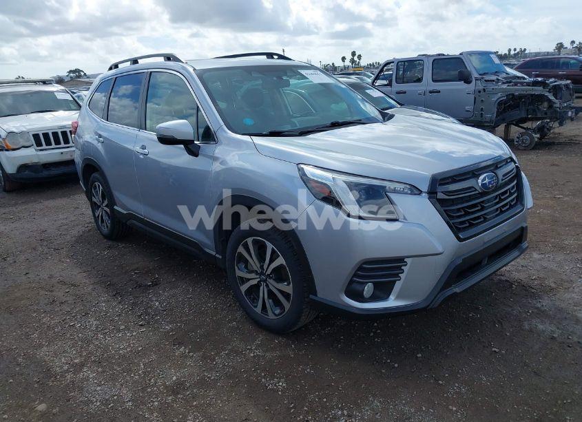 2022 Subaru Forester LIMITED (VIN JF2SKAPC6NH423569) main photo