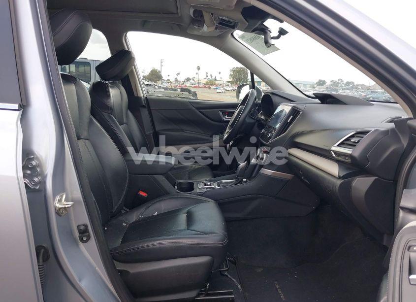 Photo 5 of 2022 Subaru Forester LIMITED (VIN JF2SKAPC6NH423569)