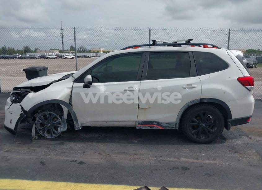 Photo 14 of 2019 Subaru Forester SPORT (VIN JF2SKAPC7KH502258)