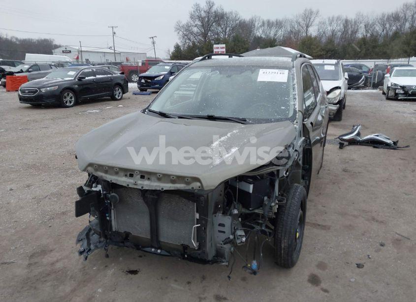 Photo 2 of 2022 Subaru Forester LIMITED (VIN JF2SKAPC8NH449025)