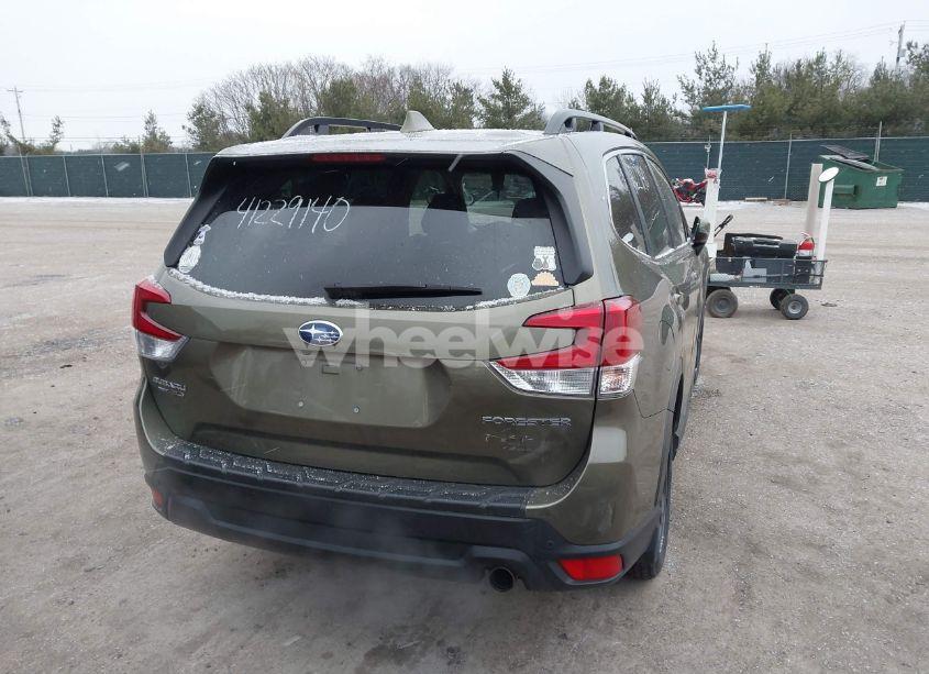 Photo 4 of 2022 Subaru Forester LIMITED (VIN JF2SKAPC8NH449025)