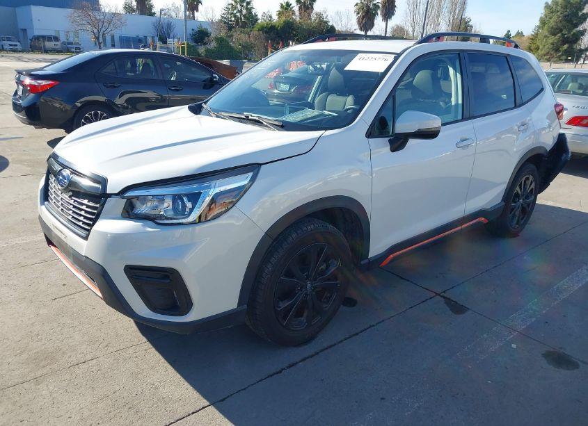 Photo 2 of 2019 Subaru Forester SPORT (VIN JF2SKAPC9KH549436)