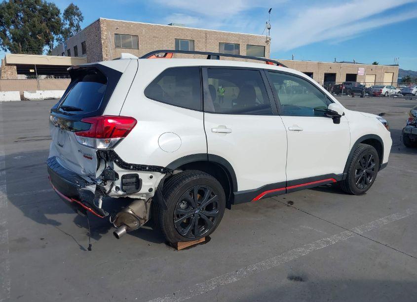 Photo 4 of 2019 Subaru Forester SPORT (VIN JF2SKAPC9KH549436)