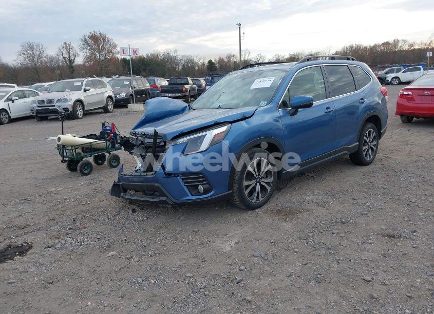 Photo 2 of 2022 Subaru Forester LIMITED (VIN JF2SKAPC9NH510320)