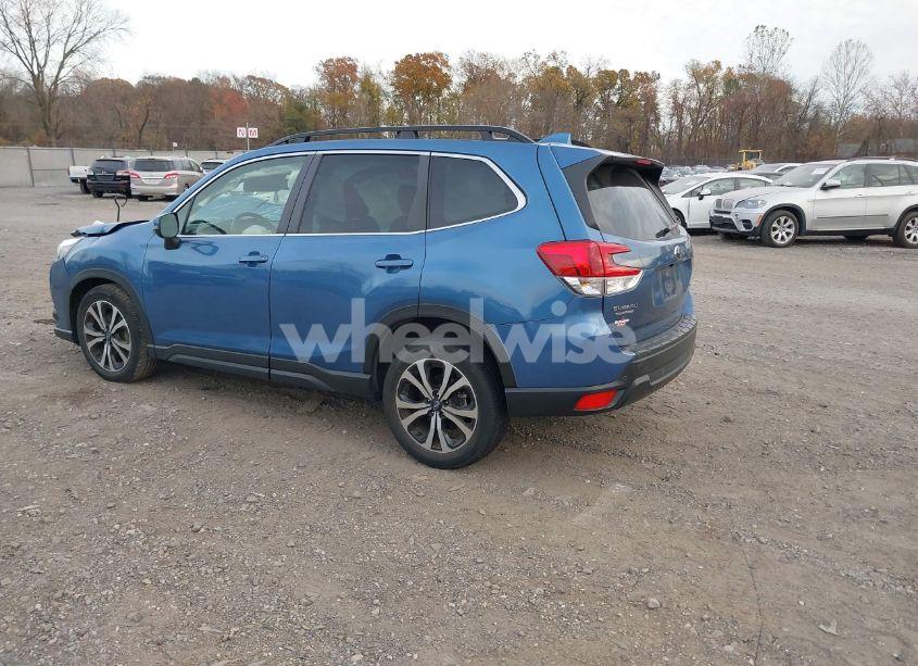 Photo 3 of 2022 Subaru Forester LIMITED (VIN JF2SKAPC9NH510320)