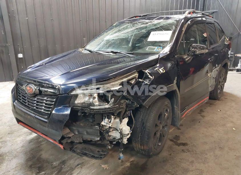 Photo 2 of 2019 Subaru Forester SPORT (VIN JF2SKAPCXKH465450)