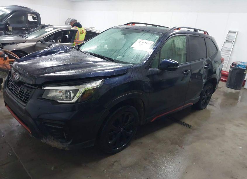 Photo 2 of 2019 Subaru Forester SPORT (VIN JF2SKAPCXKH557464)