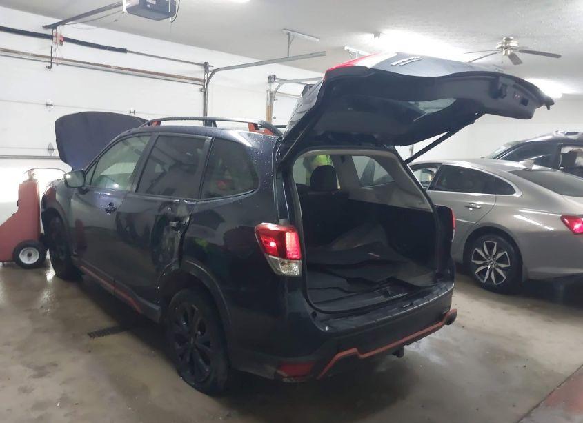 Photo 3 of 2019 Subaru Forester SPORT (VIN JF2SKAPCXKH557464)