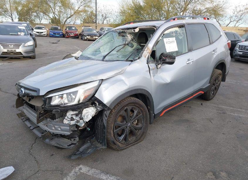 Photo 2 of 2019 Subaru Forester SPORT (VIN JF2SKAPCXKH567007)