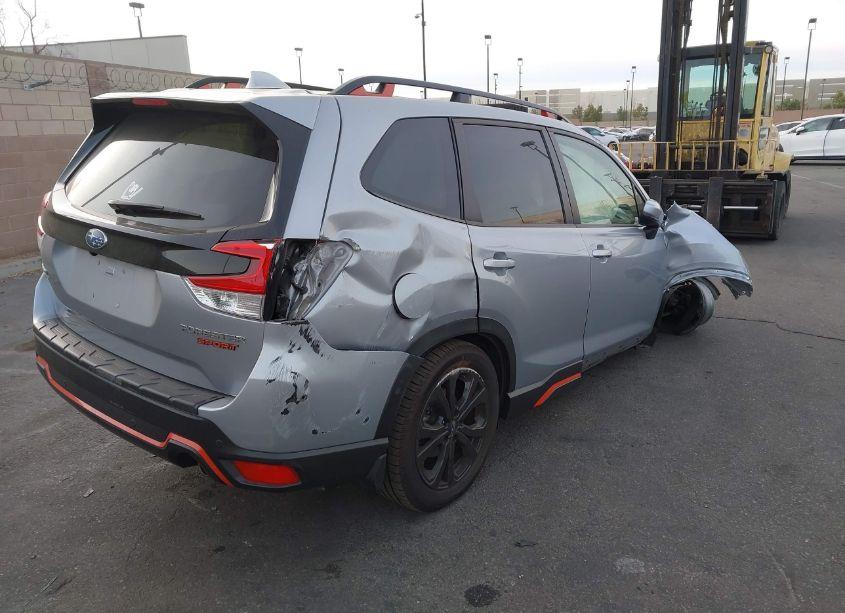 Photo 4 of 2019 Subaru Forester SPORT (VIN JF2SKAPCXKH567007)